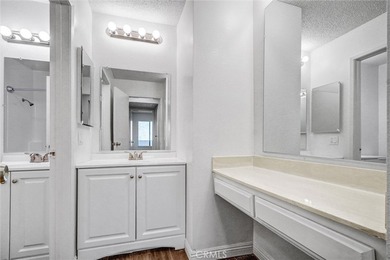 Absolutely gorgeous and completely renovated, this 2-bedroom - photo 11