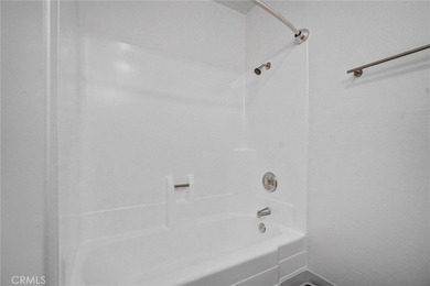 Absolutely gorgeous and completely renovated, this 2-bedroom - photo 13
