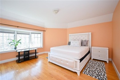 Best of Mill Basin - Rare Find. Stunning Detached Colonial in - photo 14