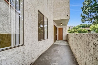 Absolutely gorgeous and completely renovated, this 2-bedroom - photo 14