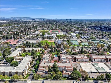 Absolutely gorgeous and completely renovated, this 2-bedroom - photo 19