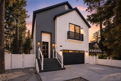 Tucked beneath wide open skies with stunning Gold Mountain views - photo 2
