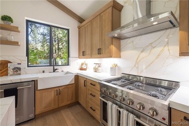 Tucked beneath wide open skies with stunning Gold Mountain views - photo 9