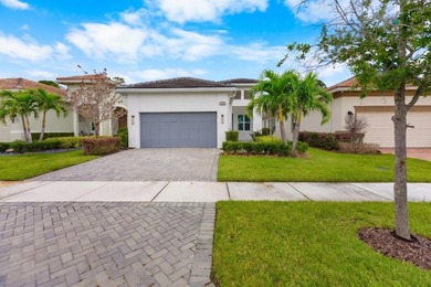 **UPGRADED TO THE MAX - AVAILABLE NOW** Private, Turn-Key Living - photo 41