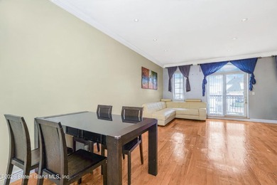 Top-floor 3-bedroom condo offering 1,026 sq/ft of comfortable - photo 6