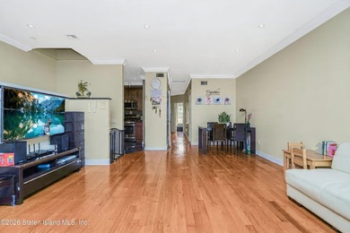 Top-floor 3-bedroom condo offering 1,026 sq/ft of comfortable - photo 7