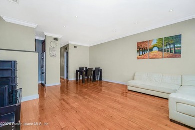 Top-floor 3-bedroom condo offering 1,026 sq/ft of comfortable - photo 8