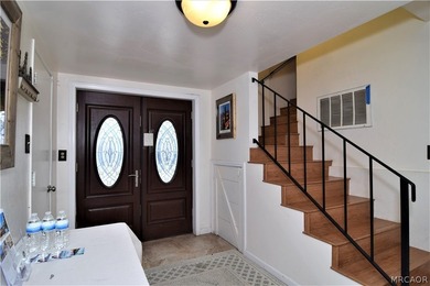 Location... Location... Location, this beautifully 3 bedroom, 2 - photo 4