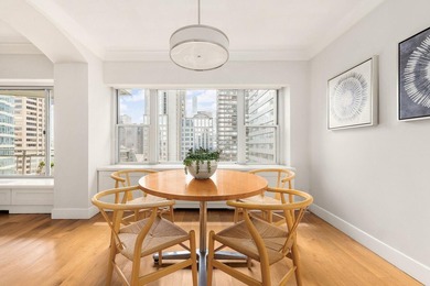 Sun-drenched and beautifully appointed corner two-bedroom - photo 8