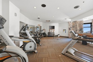 Beautiful 2nd. floor end unit providing picturesque commanding - photo 38