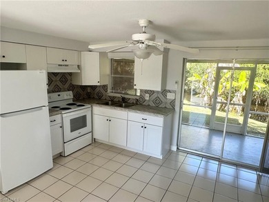 Located at the end of a quiet cul-de-sac, this waterfront duplex - photo 6