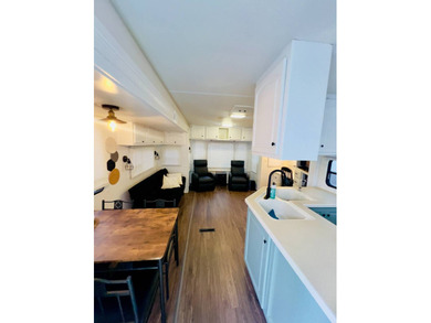 ALL AGE PARK, PET FRIENDLY, $550/MONTH LOT RENT UTILITIES - photo 2