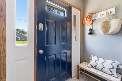 This spacious multi-level home in Eau Claire is full of - photo 2