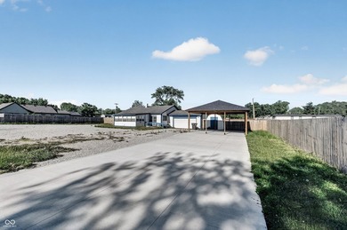 Pull straight into possibility with the expansive driveway - photo 4