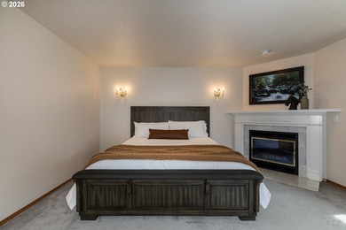 Such a beautifully maintained 5-bedroom, 3.5-bath home with a - photo 15