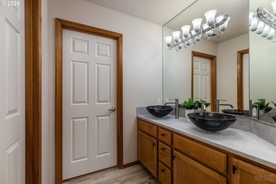 Such a beautifully maintained 5-bedroom, 3.5-bath home with a - photo 17