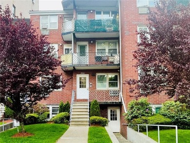 A large 1 bedroom condominium,775 square.ft., right next to - photo 1