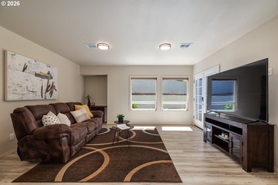 Such a beautifully maintained 5-bedroom, 3.5-bath home with a - photo 21