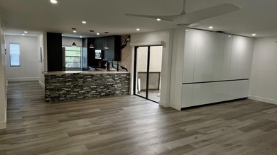 Exceptional & Rarely Available Ground-Floor Corner Residence - photo 24