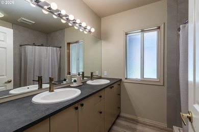 Such a beautifully maintained 5-bedroom, 3.5-bath home with a - photo 25