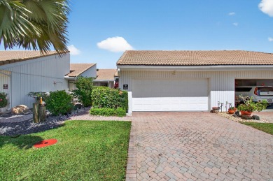 Lake Condo For Sale in Boca Raton, Florida