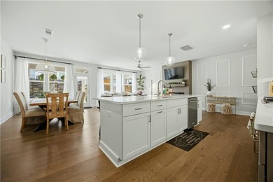 Beautifully upgraded townhome located in the desirable Westshore - photo 5