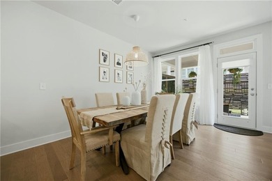 Beautifully upgraded townhome located in the desirable Westshore - photo 10