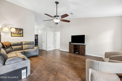 Welcome to this charming 3-bedroom, 2-bedroom in downtown St - photo 8
