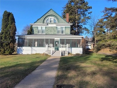 St. Croix River Home For Sale in Saint Croix Falls Wisconsin