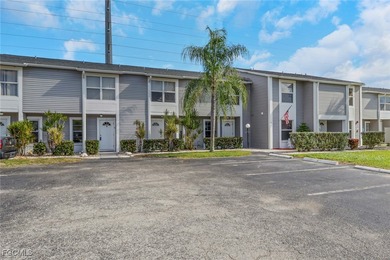 Cape Coral Area Townhome/Townhouse For Sale in Cape Coral Florida