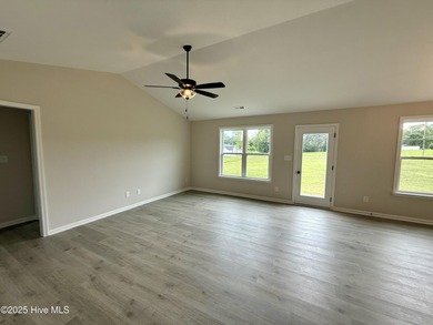 Awesome 4 bedroom ranch plan in new neighborhood Flower Hill! - photo 3