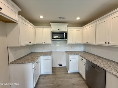 Awesome 4 bedroom ranch plan in new neighborhood Flower Hill! - photo 5