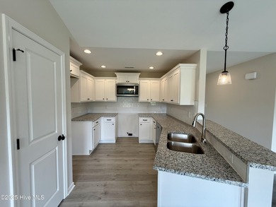 Awesome 4 bedroom ranch plan in new neighborhood Flower Hill! - photo 6