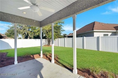 Newer home in a fantastic family neighborhood with a community - photo 3