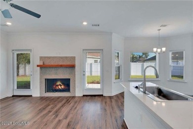 Newer home in a fantastic family neighborhood with a community - photo 5