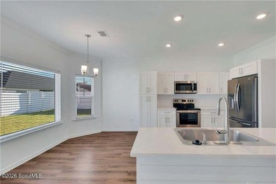 Newer home in a fantastic family neighborhood with a community - photo 7