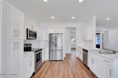 Newer home in a fantastic family neighborhood with a community - photo 9