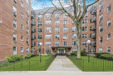 Welcome to this beautiful and spacious 3-bedroom, 2-bath co-op - photo 1