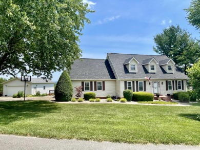 Great location with this Cape Cod style home located in - Lake Home For Sale in Somerset, Kentucky