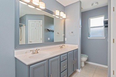 Welcome to this well-maintained home in Gulf Breeze! Major - photo 14