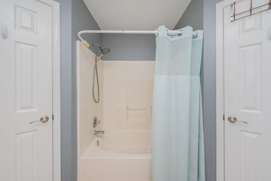 Welcome to this well-maintained home in Gulf Breeze! Major - photo 16