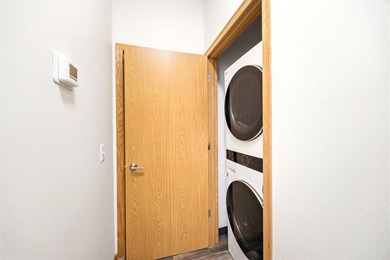 Enjoy easy, maintenance-free living in this beautiful 3 bed, 3 - photo 17