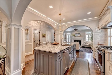 This lovely end-unit townhome in Roswell has been beautifully - photo 19