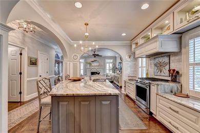 This lovely end-unit townhome in Roswell has been beautifully - photo 20