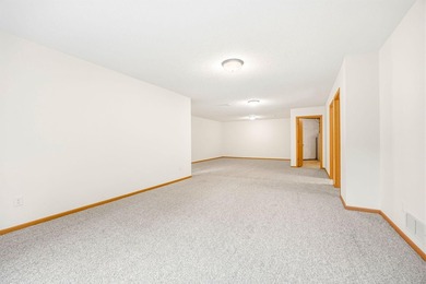 Enjoy easy, maintenance-free living in this beautiful 3 bed, 3 - photo 21