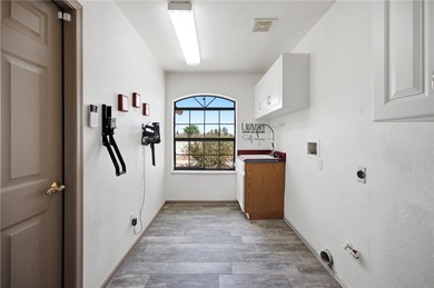 Welcome to this beautifully designed 3-bedroom, 2-bath home - photo 21