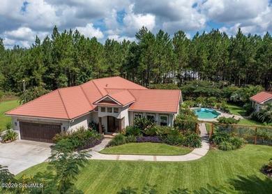 Yearning for your private oasis? Where just you are floating in - photo 2