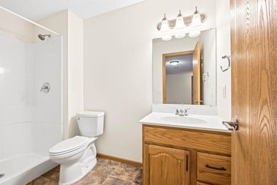Enjoy easy, maintenance-free living in this beautiful 3 bed, 3 - photo 23