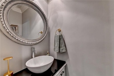 This lovely end-unit townhome in Roswell has been beautifully - photo 25