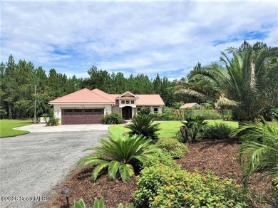 Yearning for your private oasis? Where just you are floating in - photo 5